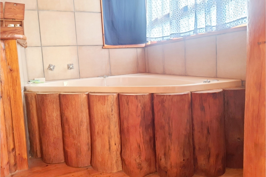 3 Bedroom Property for Sale in Boggomsbaai Western Cape